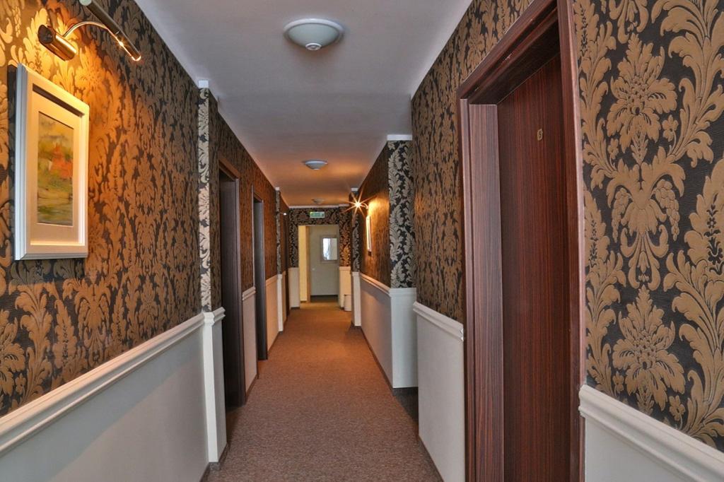Pod Wzgorzem Bed & Breakfast Фромборк Екстер'єр фото