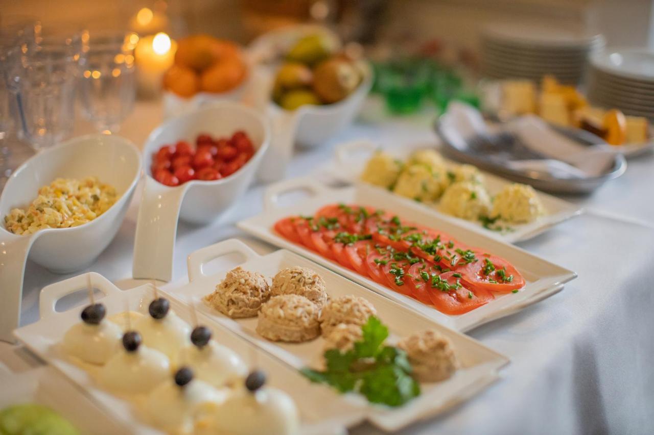 Pod Wzgorzem Bed & Breakfast Фромборк Екстер'єр фото